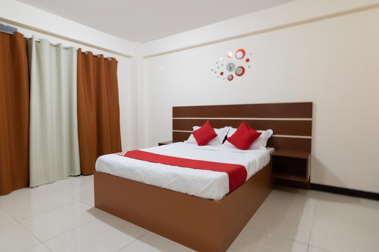 Oyo 578 Red Velvet Suites Manila Exteriér fotografie