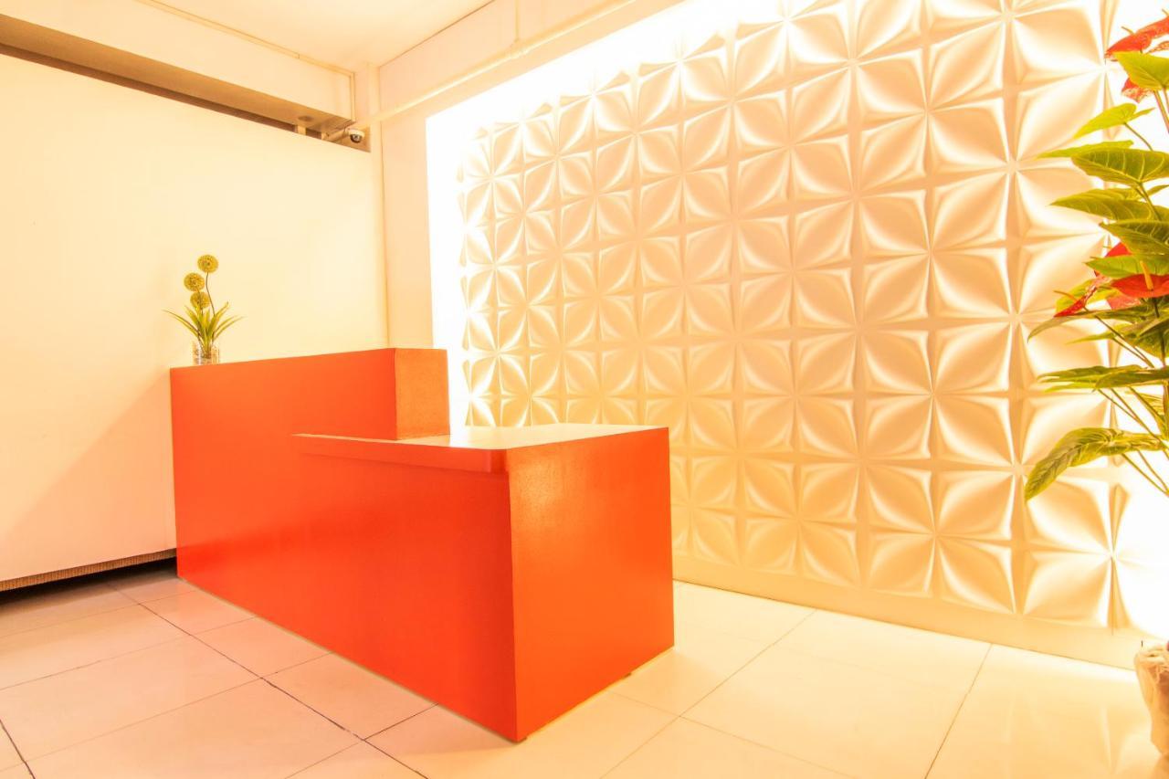 Oyo 578 Red Velvet Suites Manila Exteriér fotografie