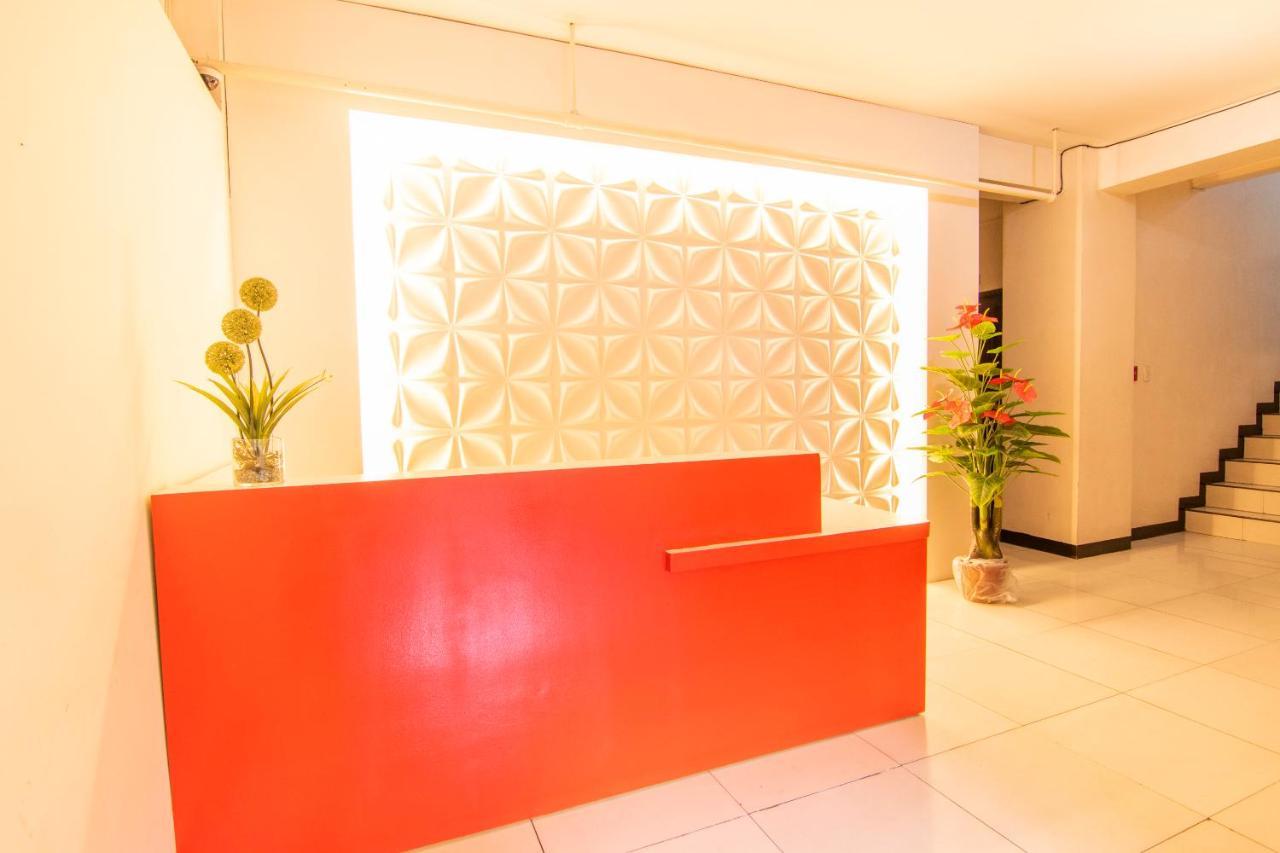 Oyo 578 Red Velvet Suites Manila Exteriér fotografie
